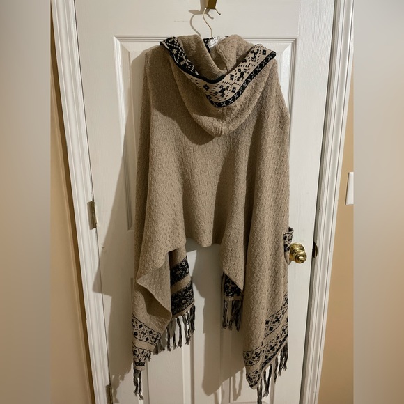 Western Poncho - Picture 2 of 2